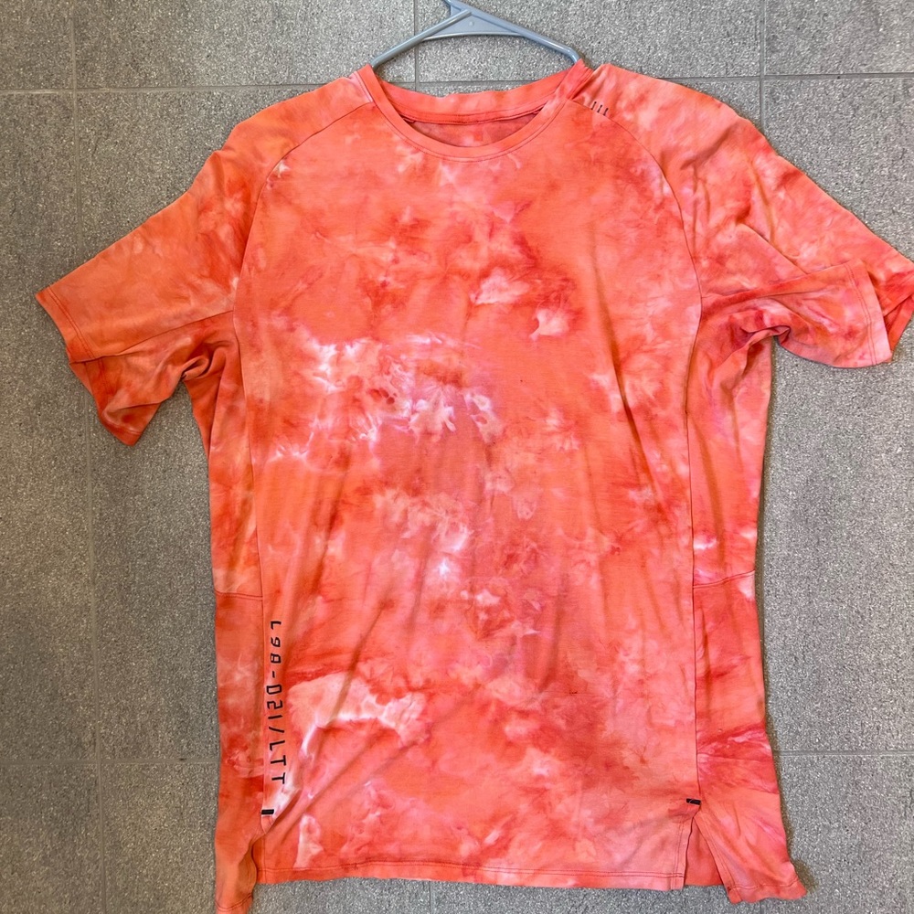 Lululemon men’s training shirt. Large